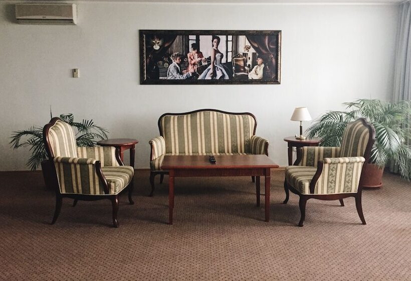 هتل Dis President