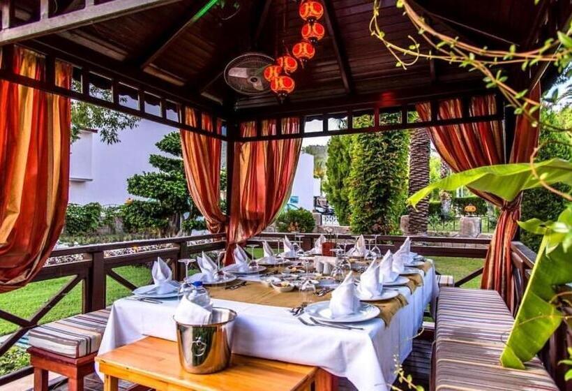 בית מלון כפרי Dobedan World Palace