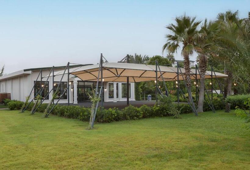 בית מלון כפרי Dobedan World Palace