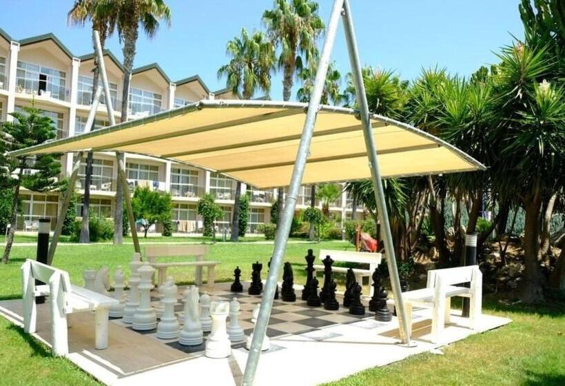 בית מלון כפרי Dobedan World Palace