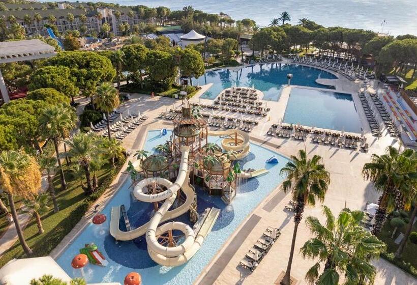 בית מלון כפרי Dobedan World Palace