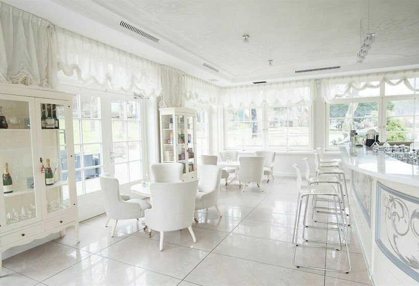 ホテル Oliwska Dolina