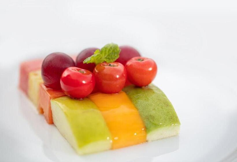 Отель Earls Regency