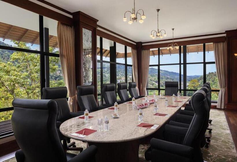 호텔 Earls Regency