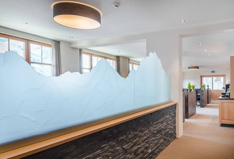 Отель Edelweiss Superior