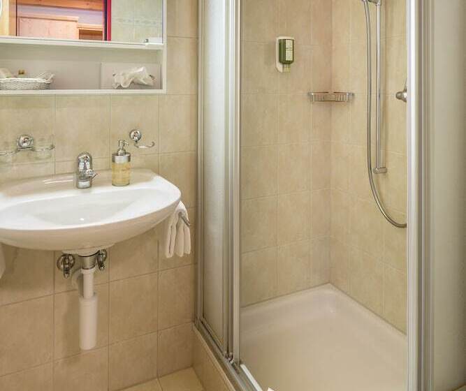 Отель Edelweiss Superior