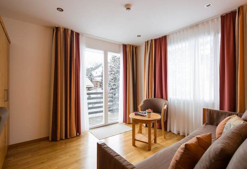 Отель Edelweiss Superior