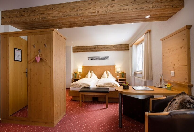 Отель Edelweiss Superior