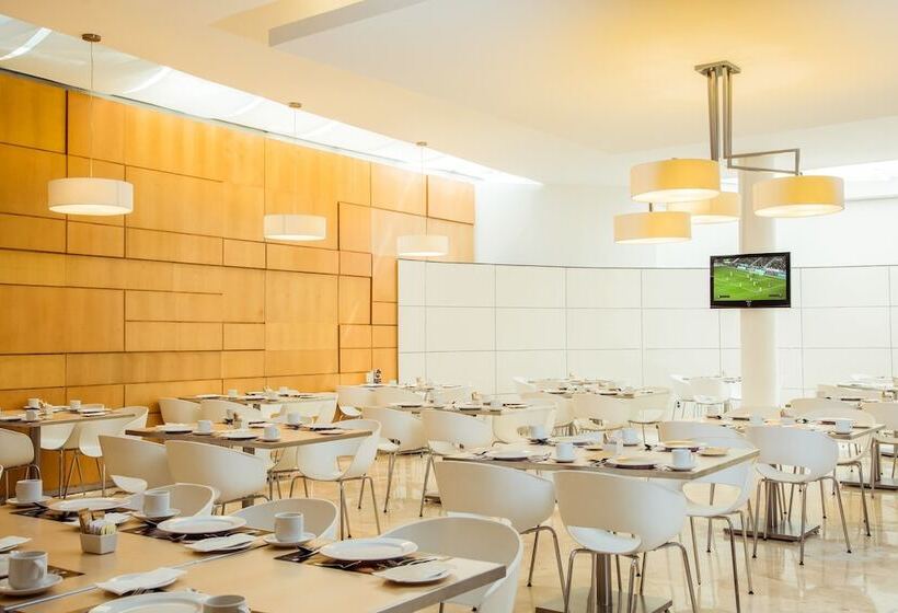 ホテル Fiesta Inn Insurgentes Viaducto