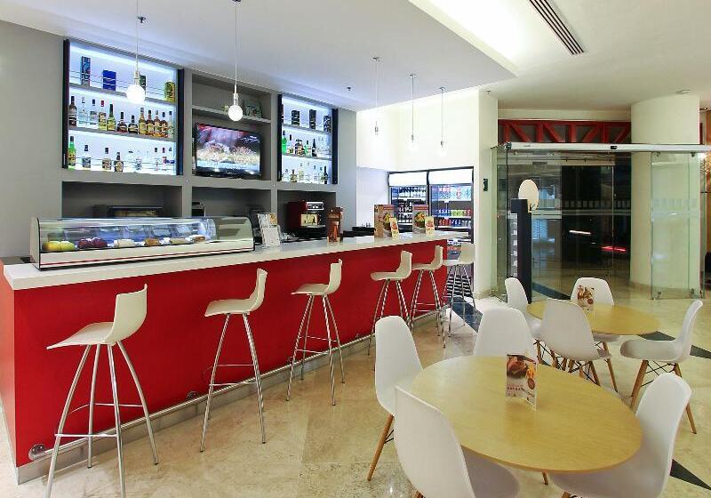 ホテル Fiesta Inn Insurgentes Viaducto