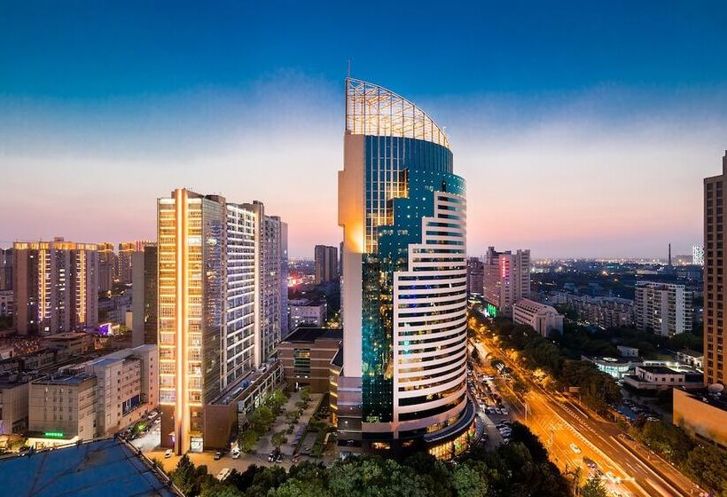 Отель Voco Changzhou Fudu