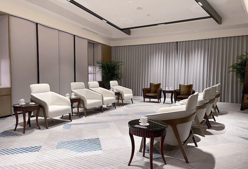 Отель Voco Changzhou Fudu