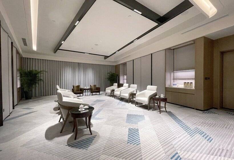 Отель Voco Changzhou Fudu