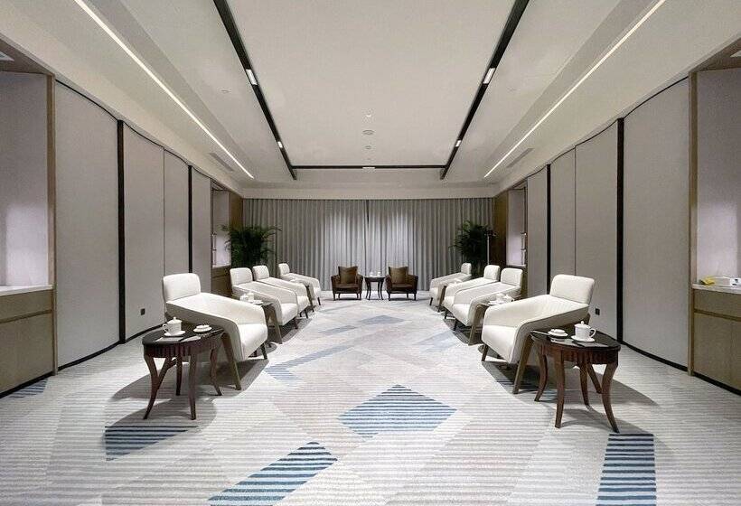 Отель Voco Changzhou Fudu