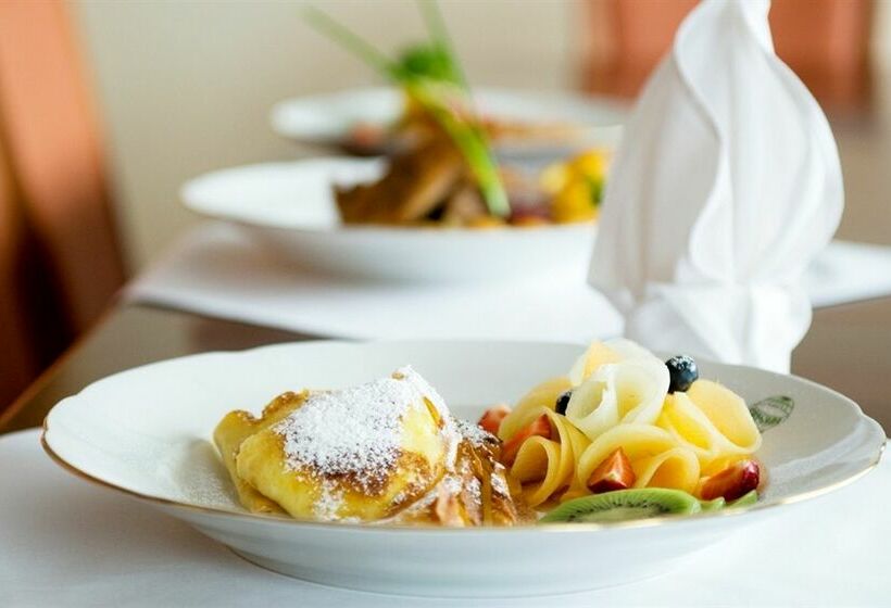 هتل Sangate  Airport