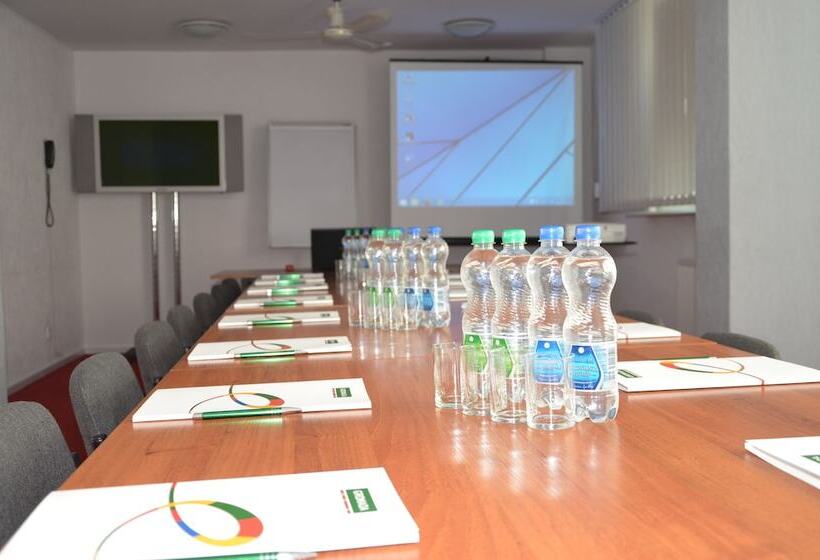 هتل Gromada Poznań