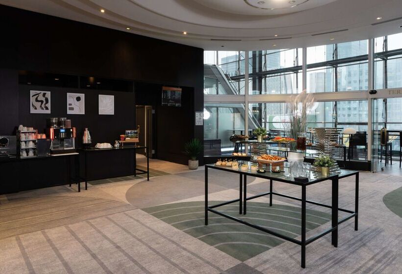 ホテル Hilton Paris La Defense