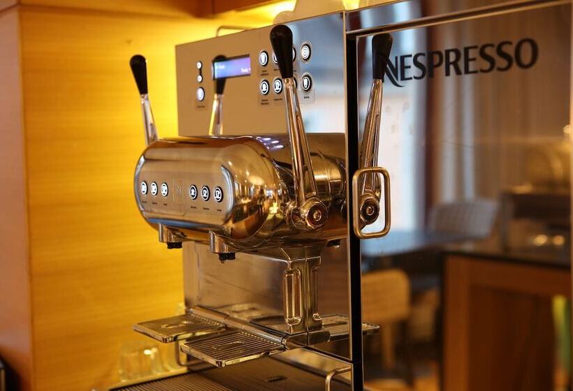 בית מלון כפרי Hilton Stockholm Slussen