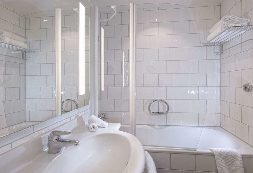 Отель Hilton Zurich Airport