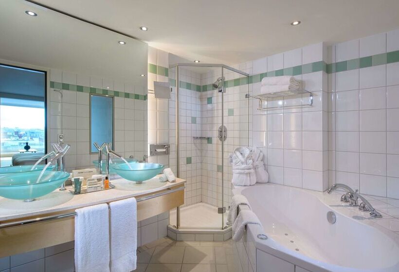 Отель Hilton Zurich Airport