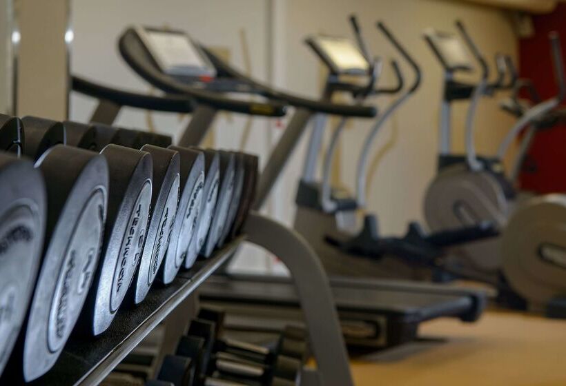 Отель Hilton Zurich Airport