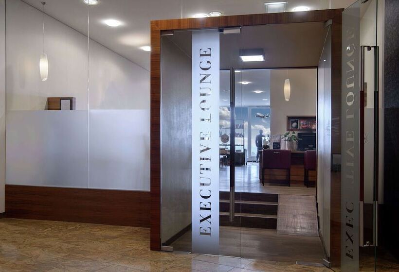 Отель Hilton Zurich Airport