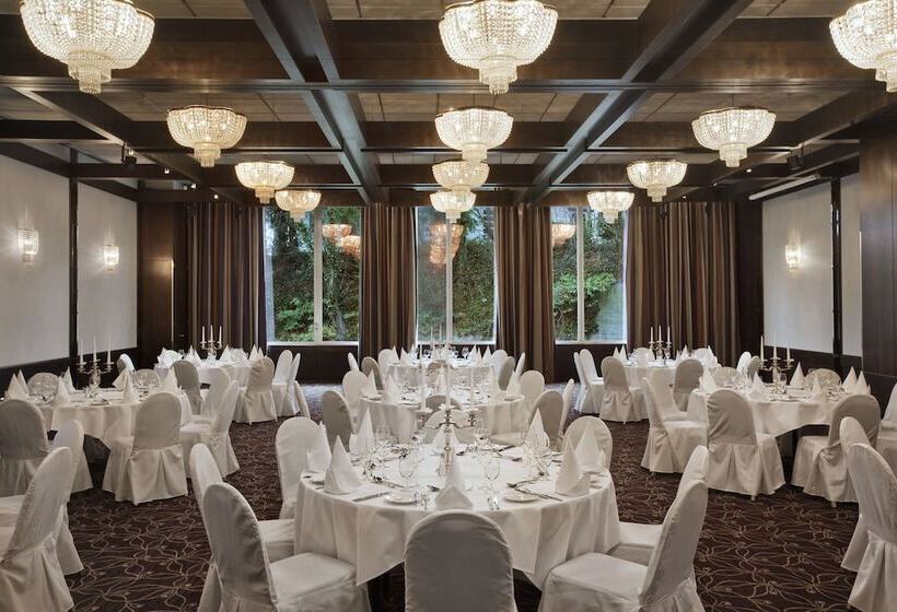 Отель Hilton Zurich Airport