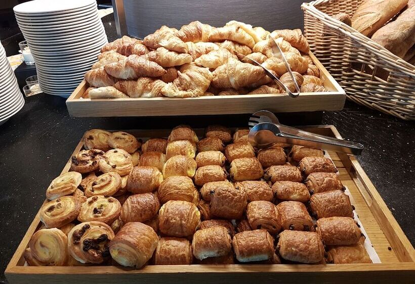 Отель Hilton Zurich Airport