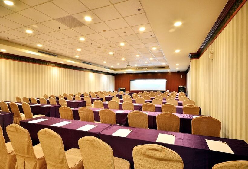 هتل Howard Beach Resort Kenting