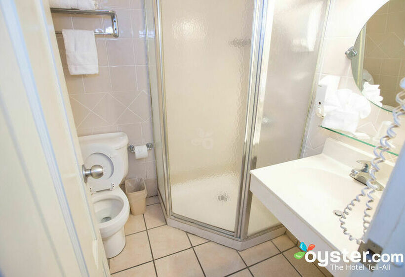 فندق Howard Johnson Inn Plaza de Armas Old San Juan