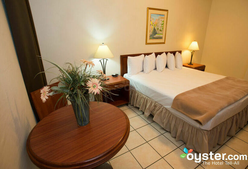 فندق Howard Johnson Inn Plaza de Armas Old San Juan