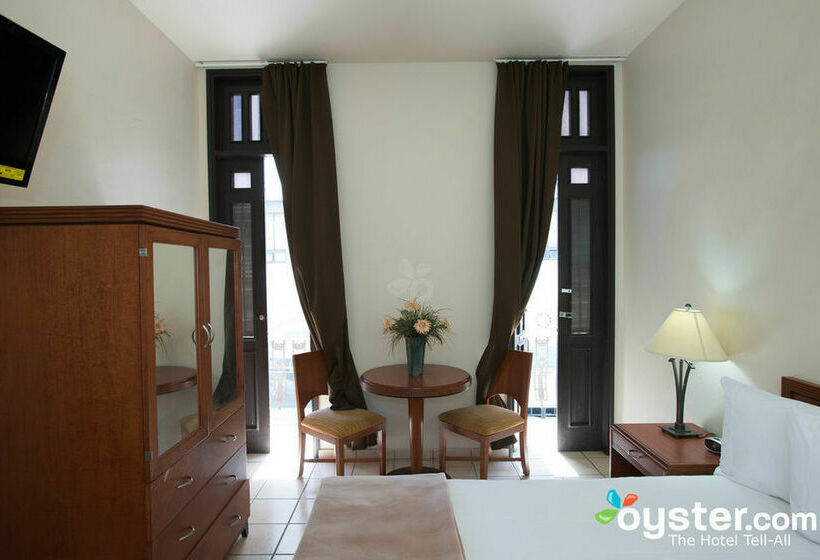 فندق Howard Johnson Inn Plaza de Armas Old San Juan