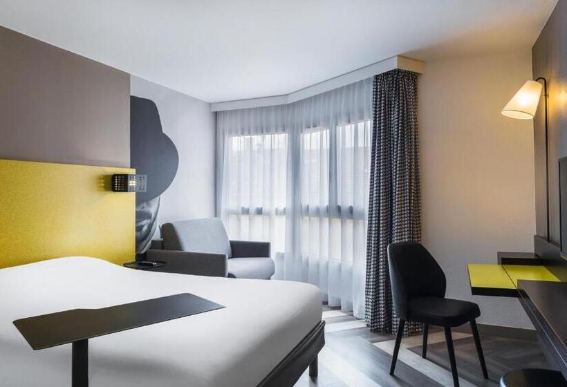 בית מלון כפרי Ibis Styles Nice Centre Port