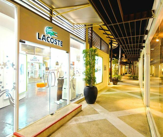 Iyara Beach Hotel And Plaza