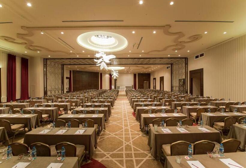 فندق Kaya İstanbul Fair & Convention