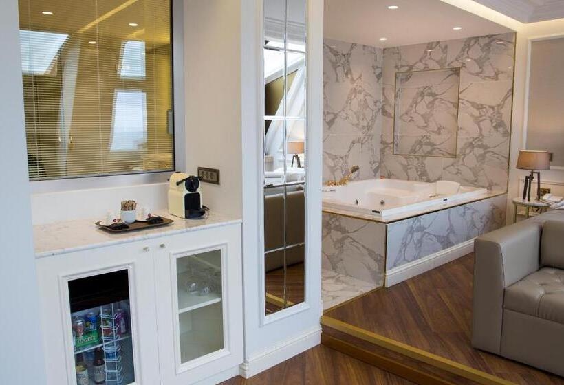 Mina Hotel   Special Category