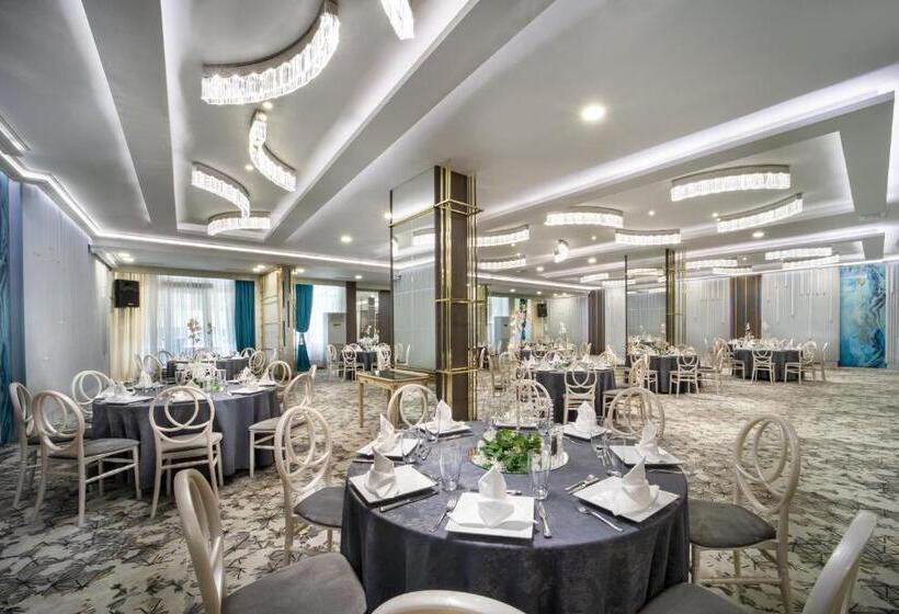 The Wings Hotels Neva Palas