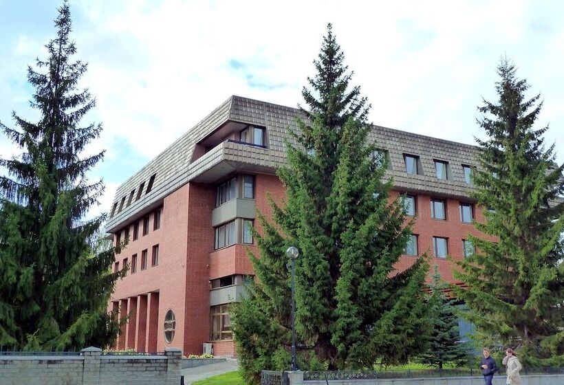 Отель Oktyabrskaya