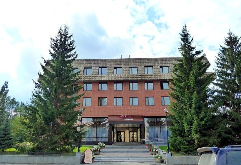 Отель Oktyabrskaya