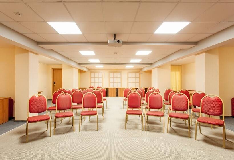 Отель Oktyabrskaya