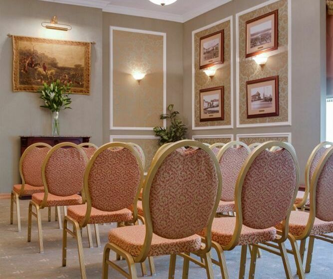 هتل Park Inn By Radisson Poliarnie Zori Murmansk