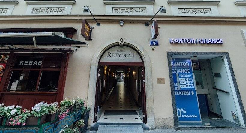ホテル Rezydent