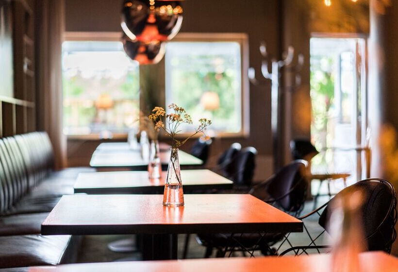 Отель Scandic Upplands Väsby