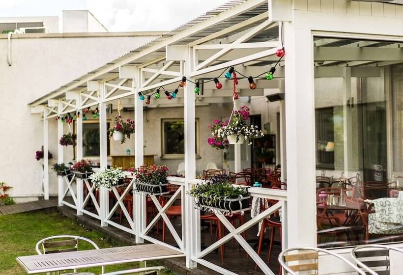 Отель Scandic Upplands Väsby