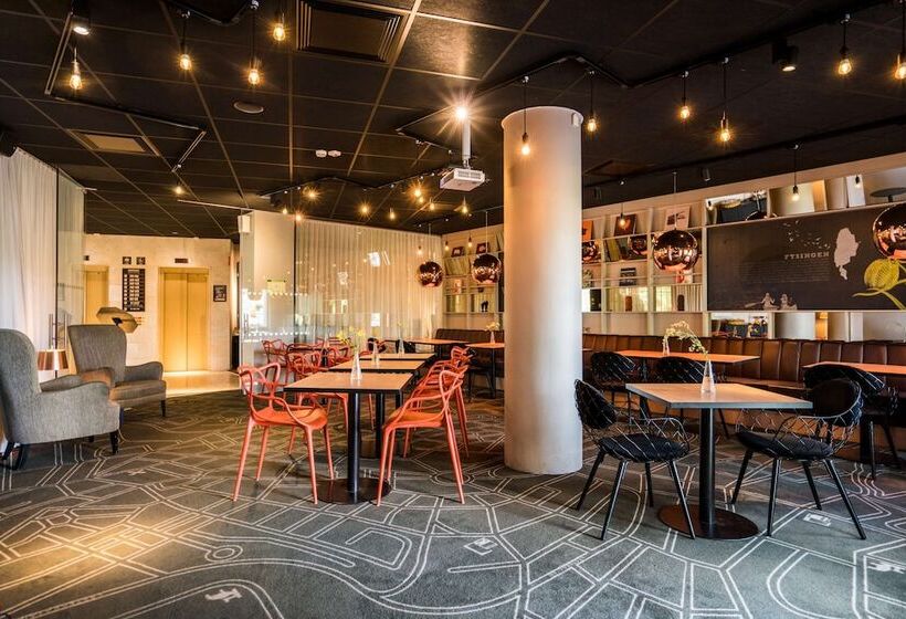 Отель Scandic Upplands Väsby