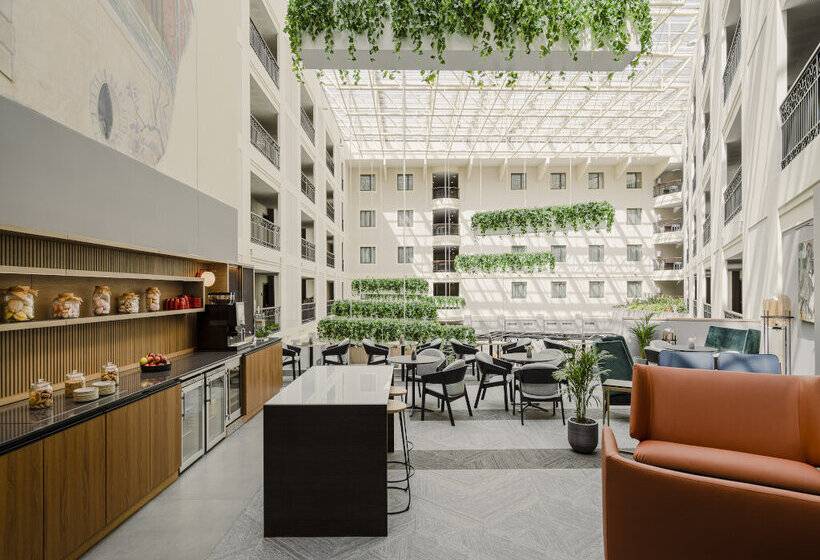 Отель Sheraton Grand Krakow