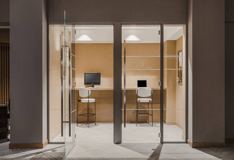 Отель Sheraton Grand Krakow