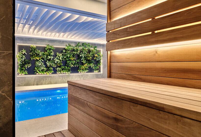 Отель Sheraton Grand Krakow