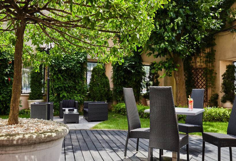 Отель Sheraton Grand Krakow