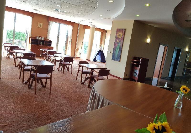 Отель Alibi Sympozjum Studio